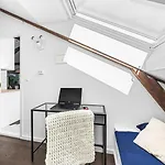 Charming Loft Apartment, Central But Quiet